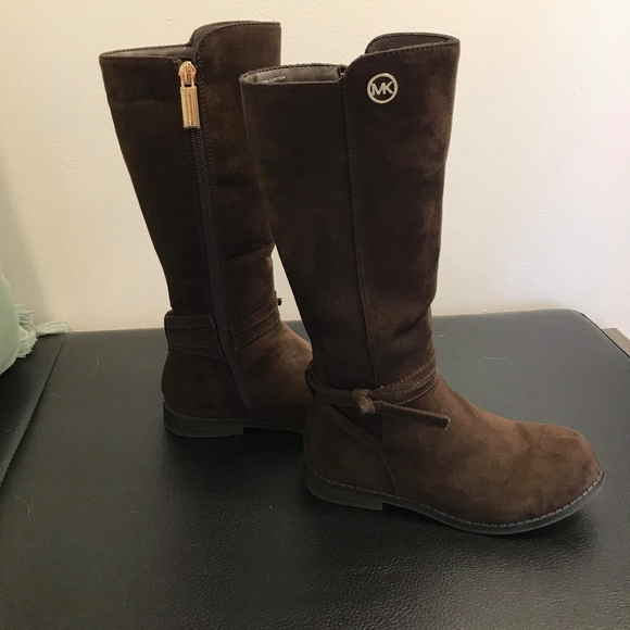 Boots - Picture 2 of 3